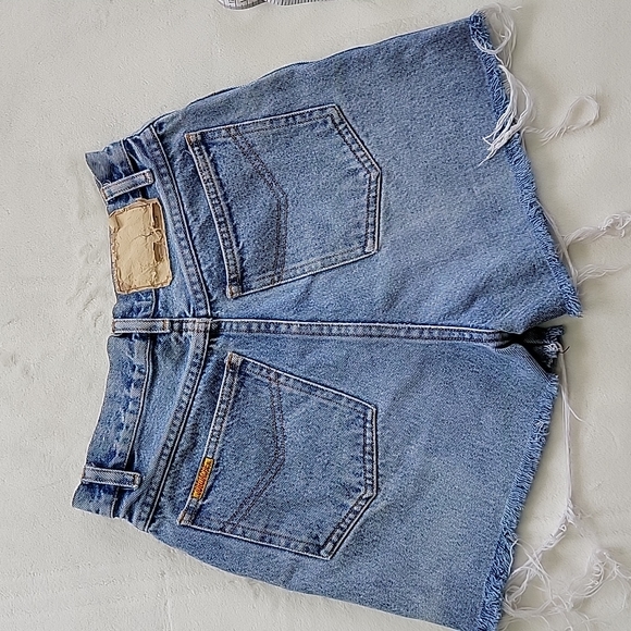 💙 JORDACHE VINTAGE CUTOFF FRAYED DISTRESSES SUMMER DENIM HIGHWAISTED SHORTS - Picture 7 of 8